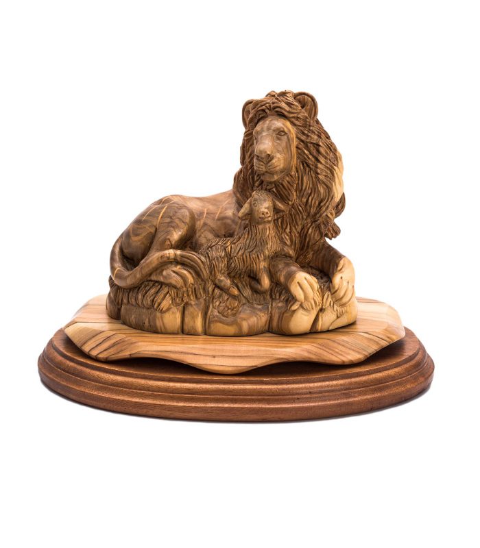 lion and the lamb statue